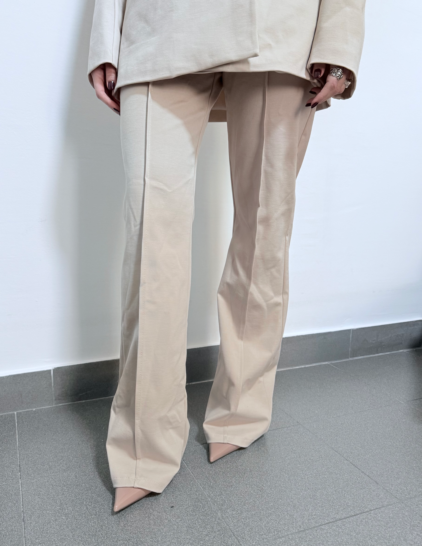 ABITO BEIGE